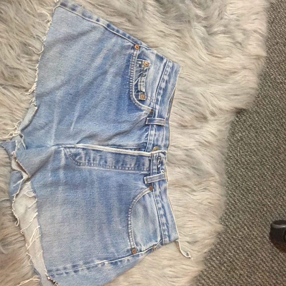 Levi Cutoff shorts!